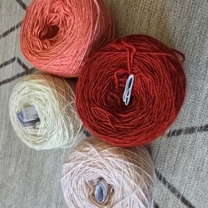 100% MERINO WOOL NWT